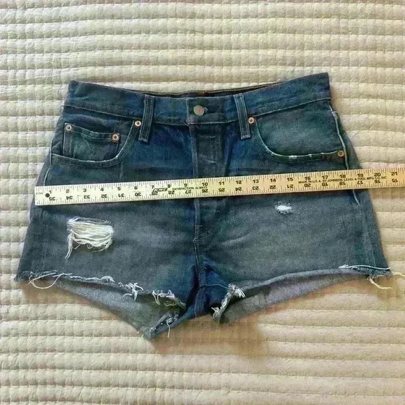 Women’s Levi’s 501 Button Fly Denim Cutoff Shorts - Size 29 - Picture 3 of 12